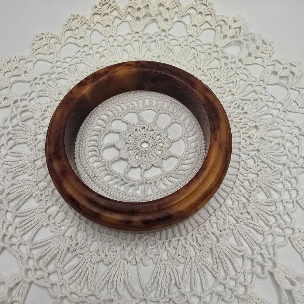 Vintage Bakelite Bangle Bracelet Brown Carved Edge 7.75 Mud Rootbeer Tortoise